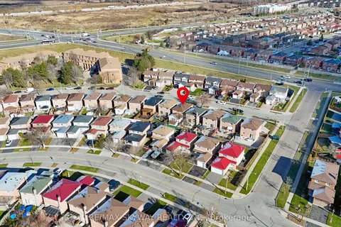 10 Provence Trail, Toronto, ON M9V 5B7