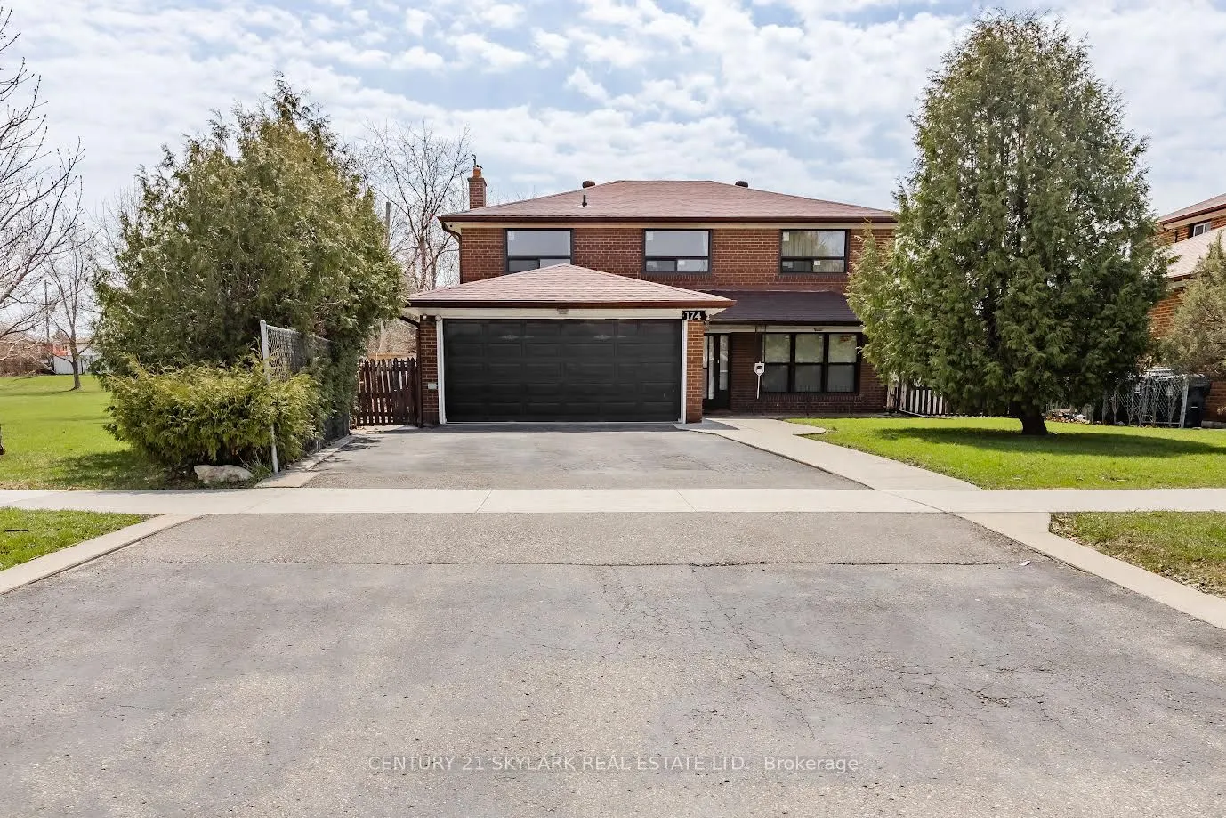 174 Silverstone Drive, Toronto, ON M9V 3G9
