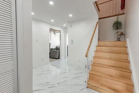 174 Silverstone Drive, Toronto, ON M9V 3G9