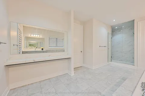 7 Seacliff Crescent, Brampton, ON L6T 0A4