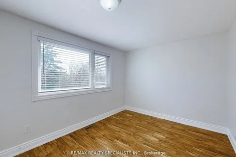 34 Madoc Drive, Brampton, ON L6V 1Z9