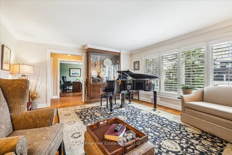 246 Albion Avenue, Oakville, ON L6J 4T5