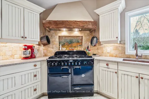 246 Albion Avenue, Oakville, ON L6J 4T5