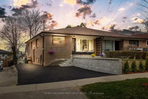 30 Derrydown Road, Toronto, ON M3J 1R3