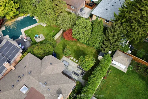 47 Laurel Avenue, Toronto, ON M9B 4T1