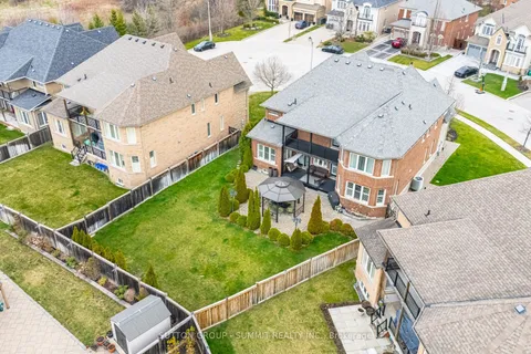 16 Adastra Place, Brampton, ON L6P 3B4