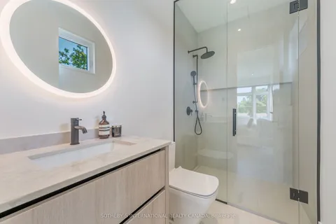 83 Guthrie Avenue, Toronto, ON M8Y 3L3