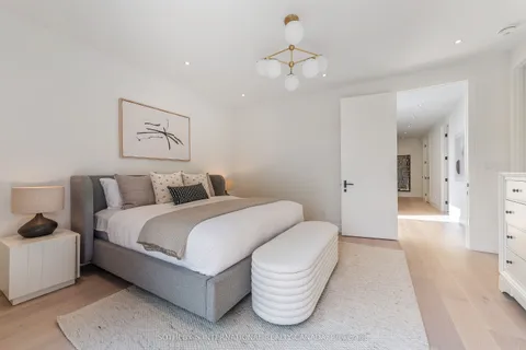 83 Guthrie Avenue, Toronto, ON M8Y 3L3