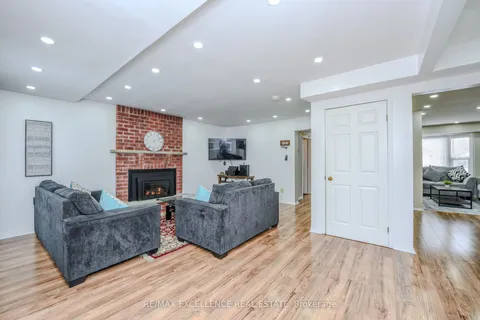 12 Fieldgate Drive, Orangeville, ON L9W 4K8