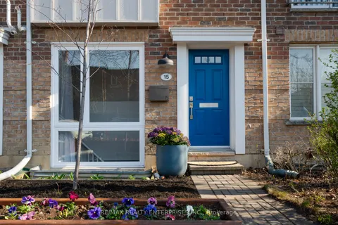 15 Rankin Crescent, Toronto, ON M6P 4H1