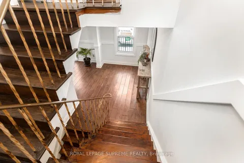 23 A Terry Drive, Toronto, ON M6N 4Y8