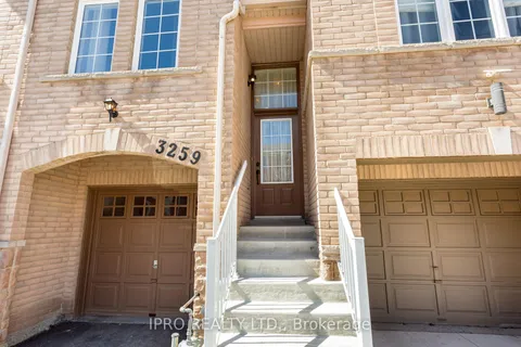 3259 Redpath Circle, Mississauga, ON L5N 8R3