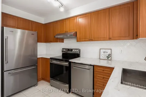 3259 Redpath Circle, Mississauga, ON L5N 8R3