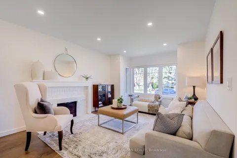 12 Wesley Avenue, Mississauga, ON L5H 2M5