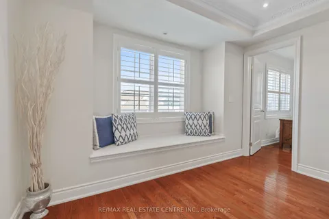 819 Canyon Street, Mississauga, ON L5H 4M3