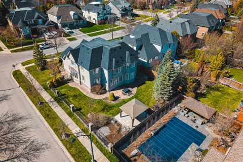 819 Canyon Street, Mississauga, ON L5H 4M3