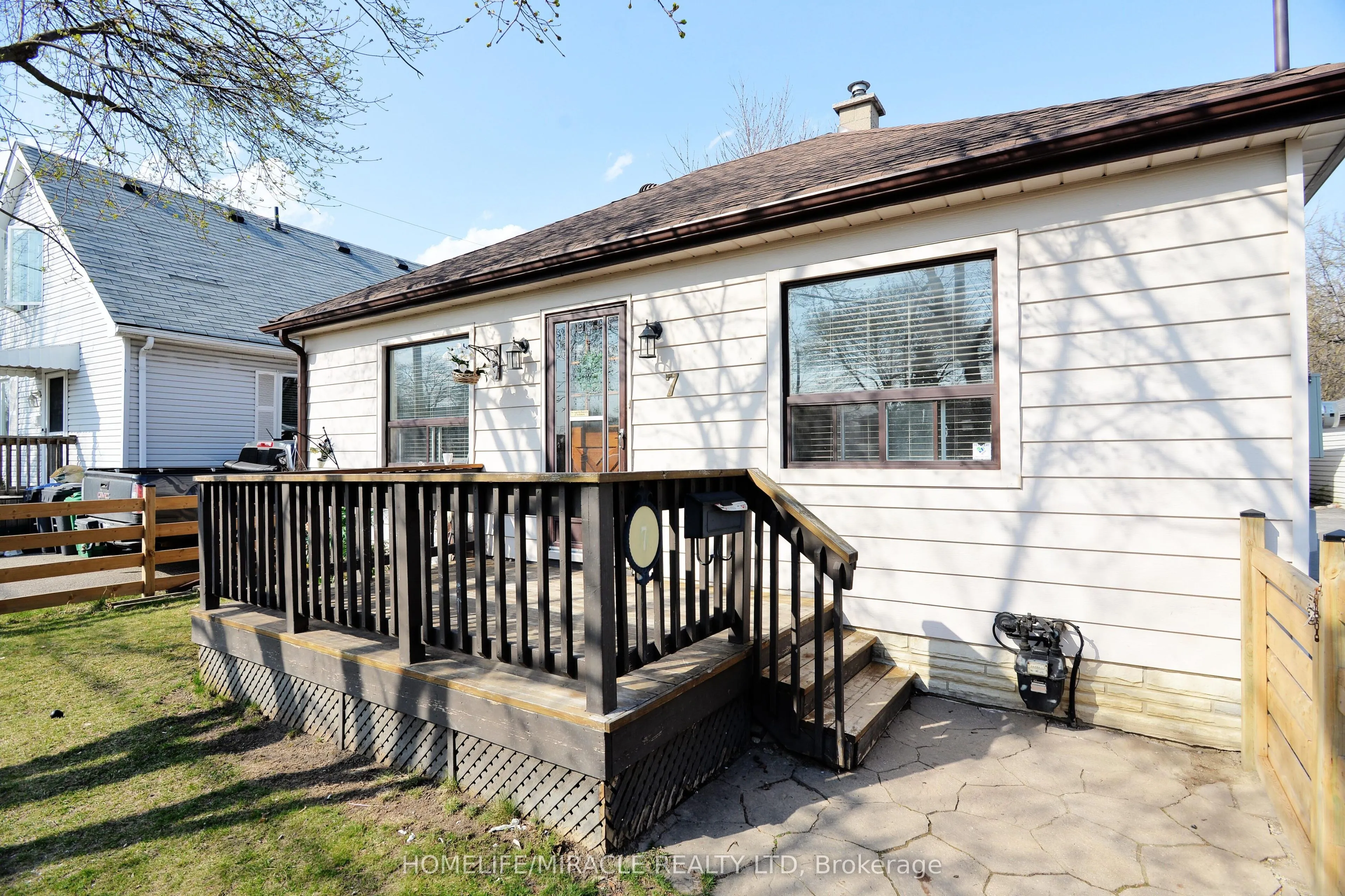 7 Sophia Street, Brampton, ON L6V 1T8