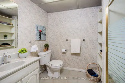 4011 Lantern Lane, Burlington, ON L7L 5Z2
