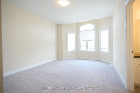 63 Merlin Street, Oakville, ON L6H 0Z4