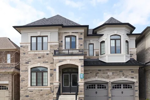 63 Merlin Street, Oakville, ON L6H 0Z4