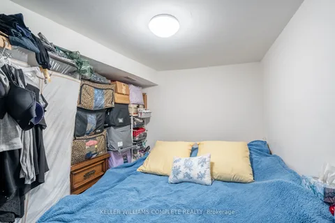 135 Hope Street, Toronto, ON M6E 1K2