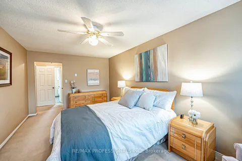 3953 Selkirk Place, Mississauga, ON L5L 3L5