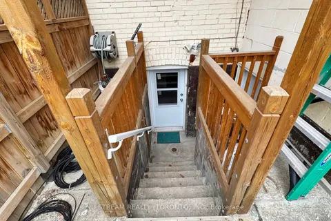 1040 Ossington Avenue, ON M6G 3V6