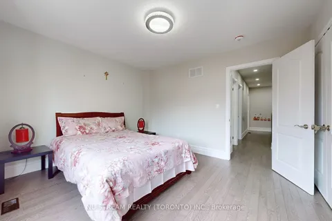 1040 Ossington Avenue, ON M6G 3V6