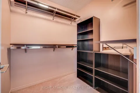 3251 Greenbelt Crescent, Mississauga, ON L5N 5X8