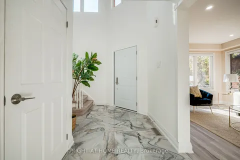 3251 Greenbelt Crescent, Mississauga, ON L5N 5X8