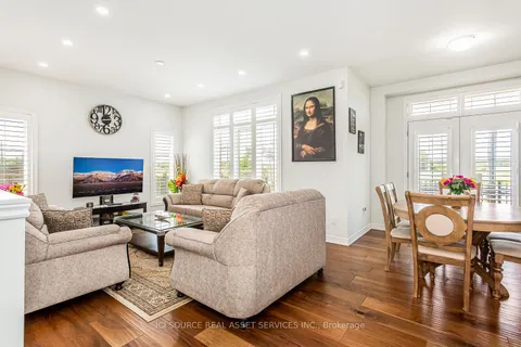 2386 Natasha Circle, Oakville, ON L6M 1P2