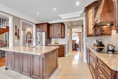 128 Valleycreek Drive, Brampton, ON L6P 2G2