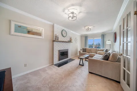 1378 Sweetbirch Court, Mississauga, ON L5C 3R3
