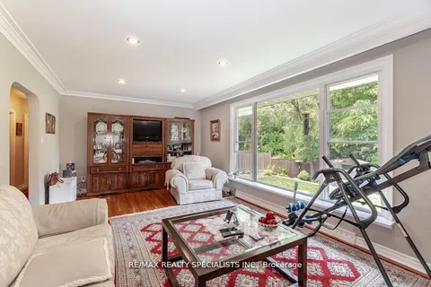 3 Allan Park Road, Toronto, ON M8Z 3S9