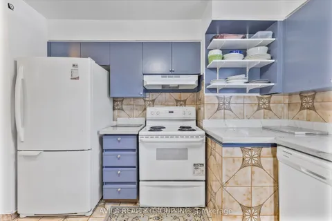 4 Fallingdale Crescent, Toronto, ON M3J 1C3
