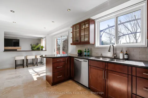 1224 Highgate Place, ON L4W 3H4