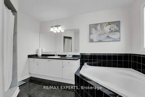 10 Esposito Drive, Caledon, ON L7E 1V4