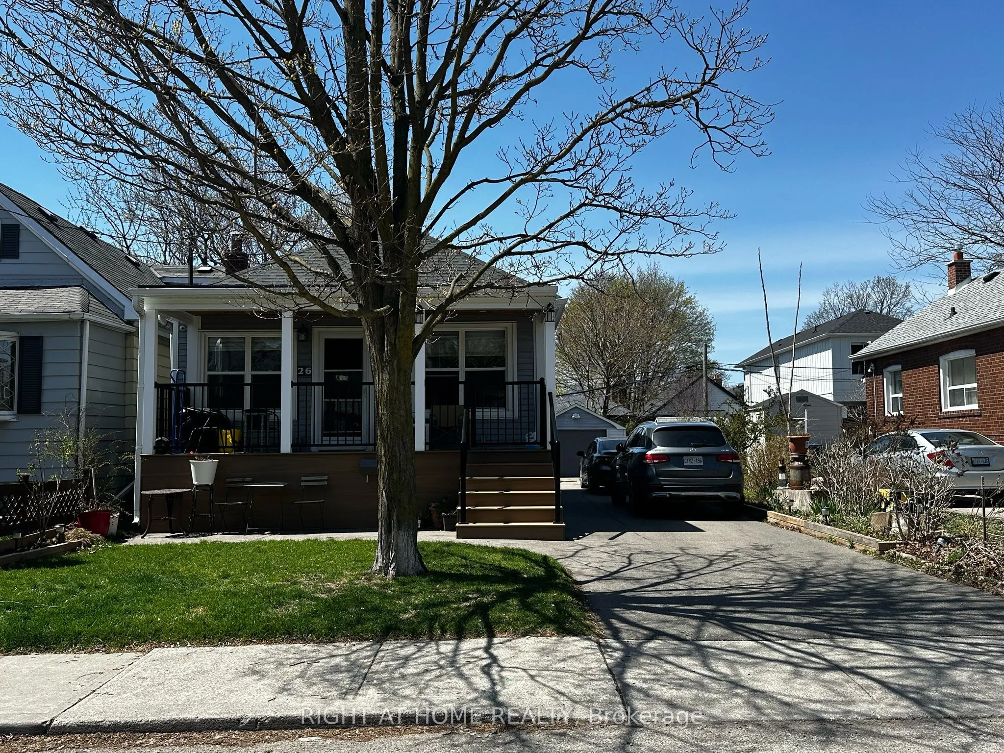 26 Sixteenth Street, Toronto, ON M8V 3J8
