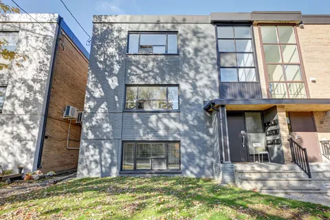 40 Cavell Avenue, Toronto, ON M8V 1P2