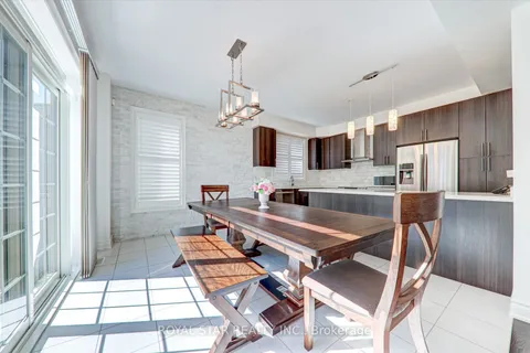 16 Vetch Street, Brampton, ON L6Y 6C2