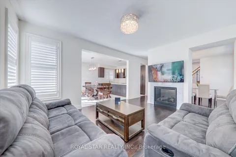 16 Vetch Street, Brampton, ON L6Y 6C2