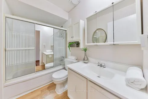 2420 Mainroyal Street, Mississauga, ON L5L 1C9
