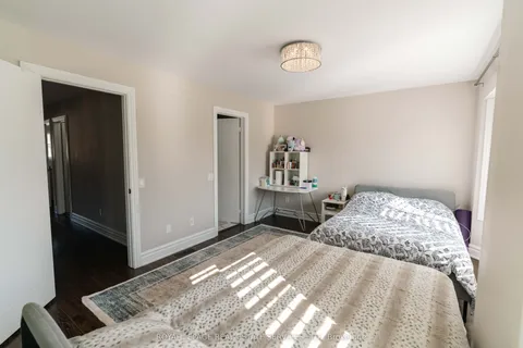 5129 Boardwalk Drive, Mississauga, ON L5R 3X7