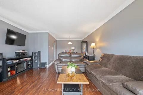 2429 Culver Way, Mississauga, ON L5B 2P8