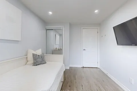 2683 Romark Mews, Mississauga, ON L5L 2Z4