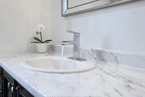 2683 Romark Mews, Mississauga, ON L5L 2Z4