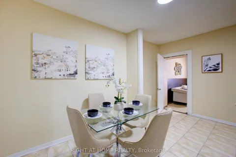 82 Uxbridge Avenue, Toronto, ON M6N 2Y2