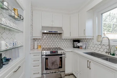 11 Glenmore Crescent, Brampton, ON L6S 1H9