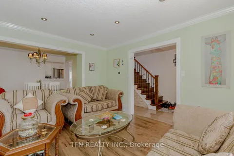 11 Glenmore Crescent, Brampton, ON L6S 1H9