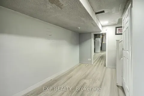 270 Maria Street, Toronto, ON M6P 1W4